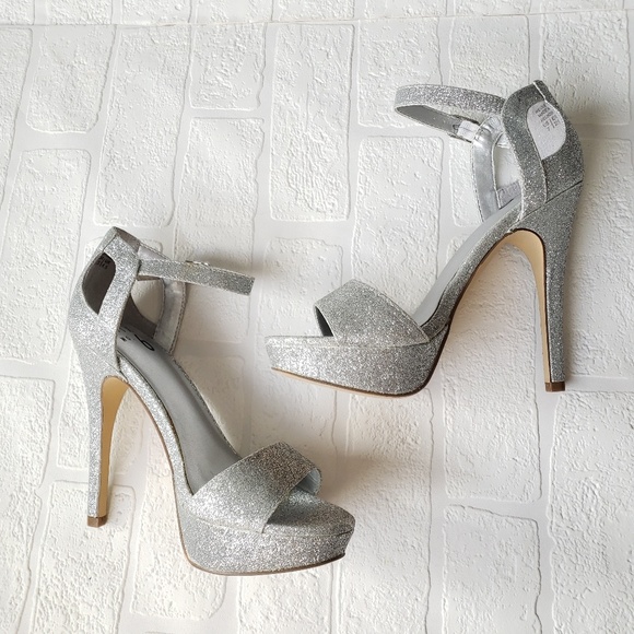 Mix No. 6 Silver Glitter Platform Heels NWB - Picture 3 of 8